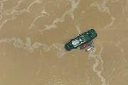 梦见涨水在水里趟水了(梦见涨水在水里趟水了啥意思)